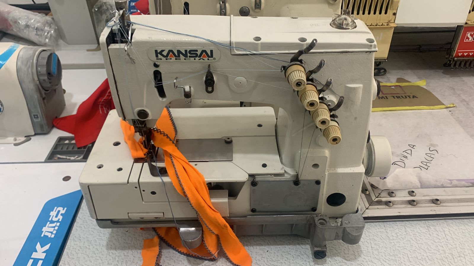 Maquina de Costura Picueta Kansai Special USADA  Completa 