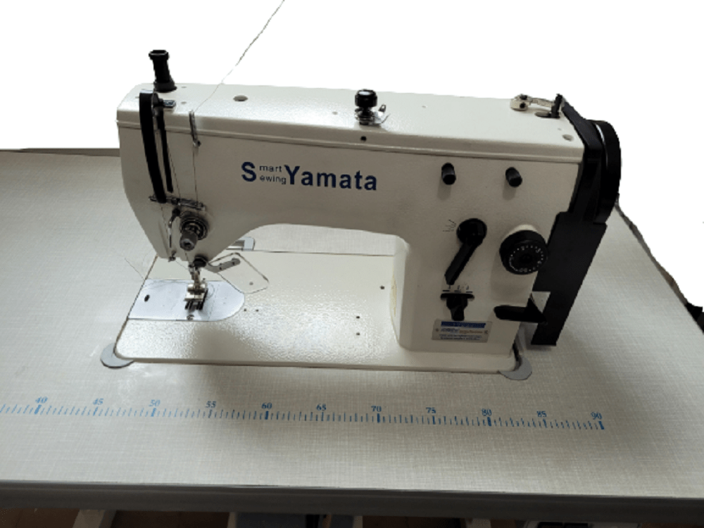 Máquina de Costura Reta e Zig Zag  Semi-Industrial YAMATA FY-20U + KIT COM 1 TESOURA ORIGINAL EXCLUSIVA E 10 BOBINAS