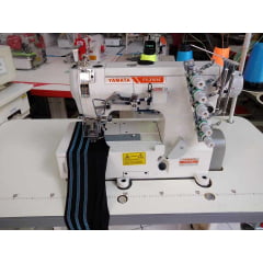 Máquina de Costura  Galoneira Industrial Yamata FY31016 Com Mesa e Motor